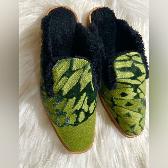 New Free People Butterfly Effect Mule Velvet Fur, Size 49 Europe/9 US Women’s - Picture 3 of 8